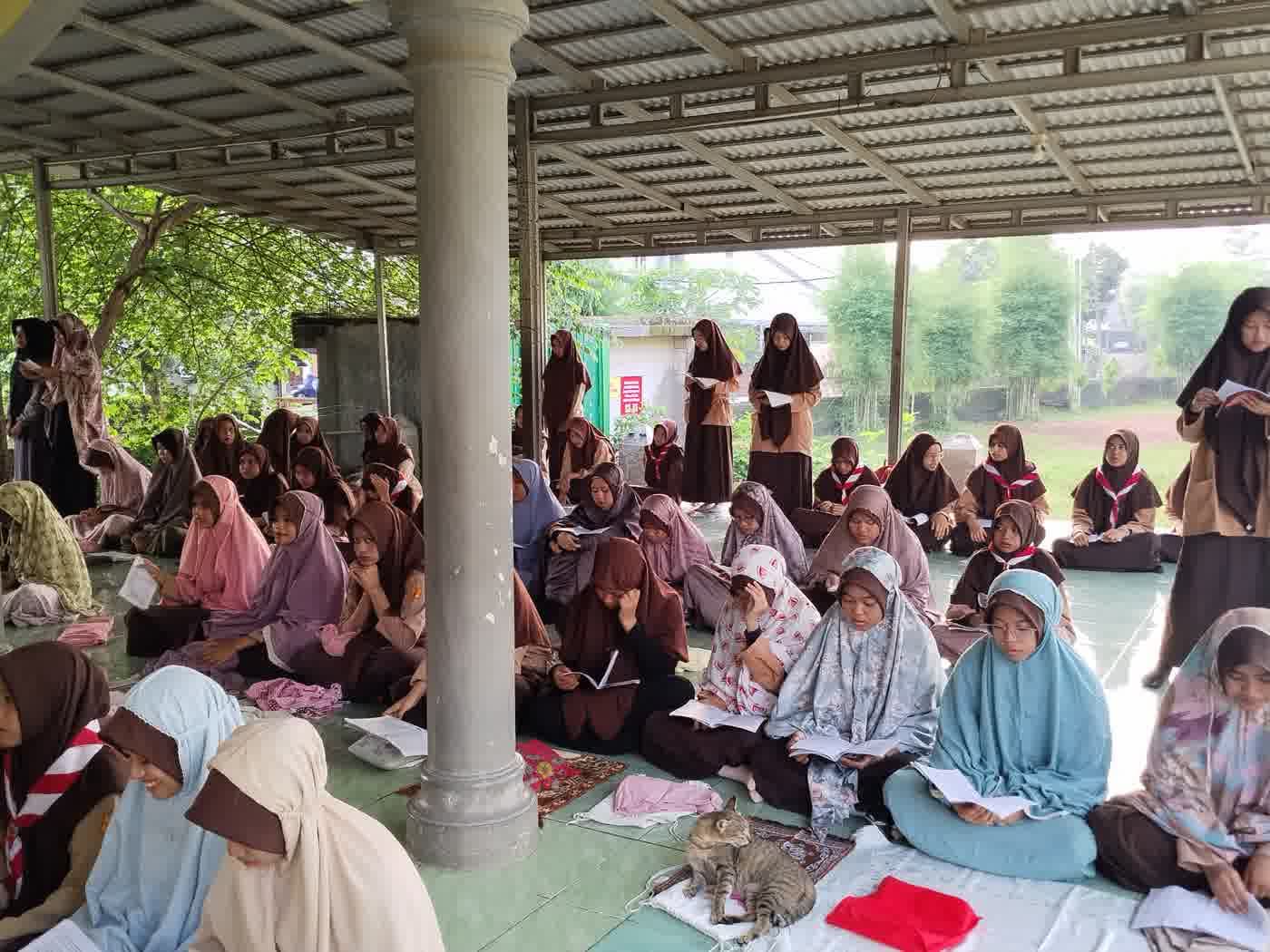 Kegiatan siswa SMPIT Al-Bina